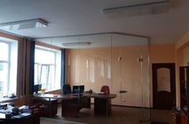 Компания UALCOM оформила стеклянным интерьером кабинет руководителя крупной торговой компании
