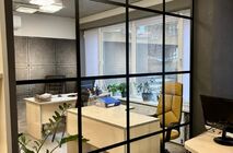 Компания UALCOM реализовала проект по установке офисных перегородок UALCOM Crystal для современного офиса инженерно-строительного направления.